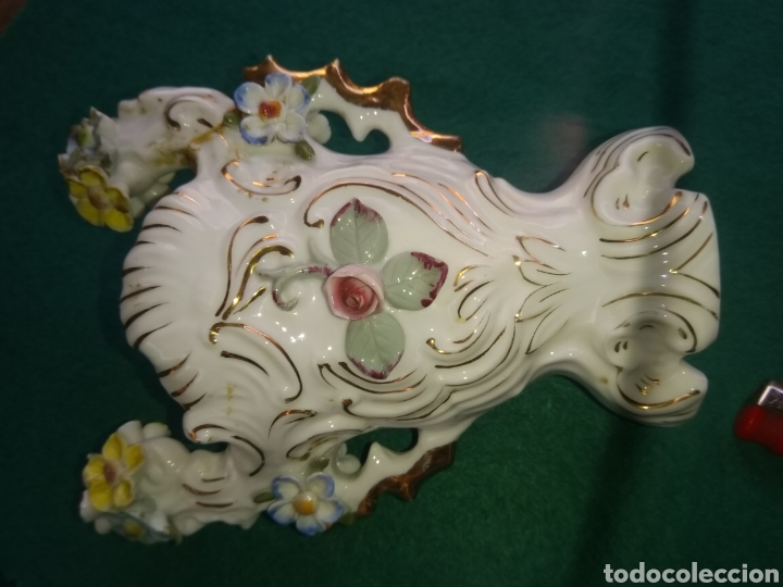 Antig&uuml;edades: Jarr&oacute;n isabelino,flores repujadas - Foto 3