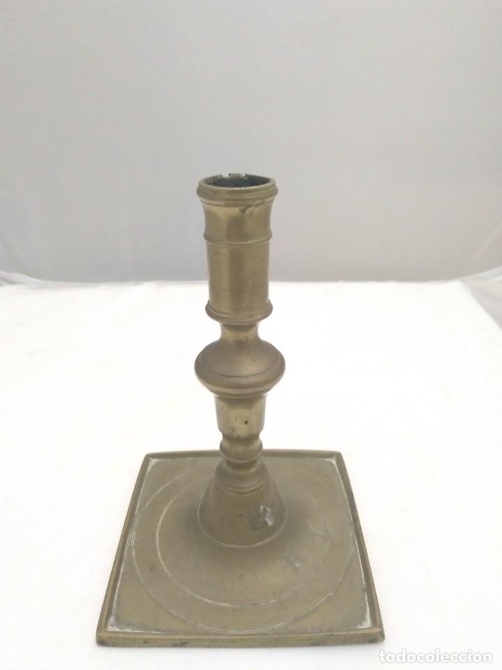Antig&uuml;edades: Espelmatoria de bronce S. XVIII - Foto 1