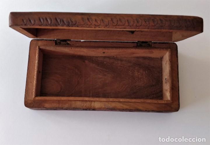 Antig&uuml;edades: Caja de madera,tallada,antigua - Foto 3