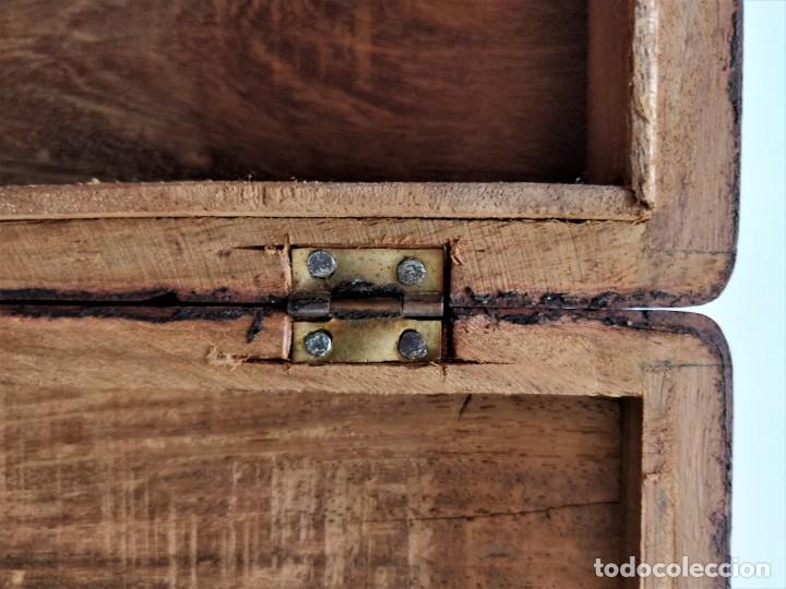 Antig&uuml;edades: Caja de madera,tallada,antigua - Foto 8