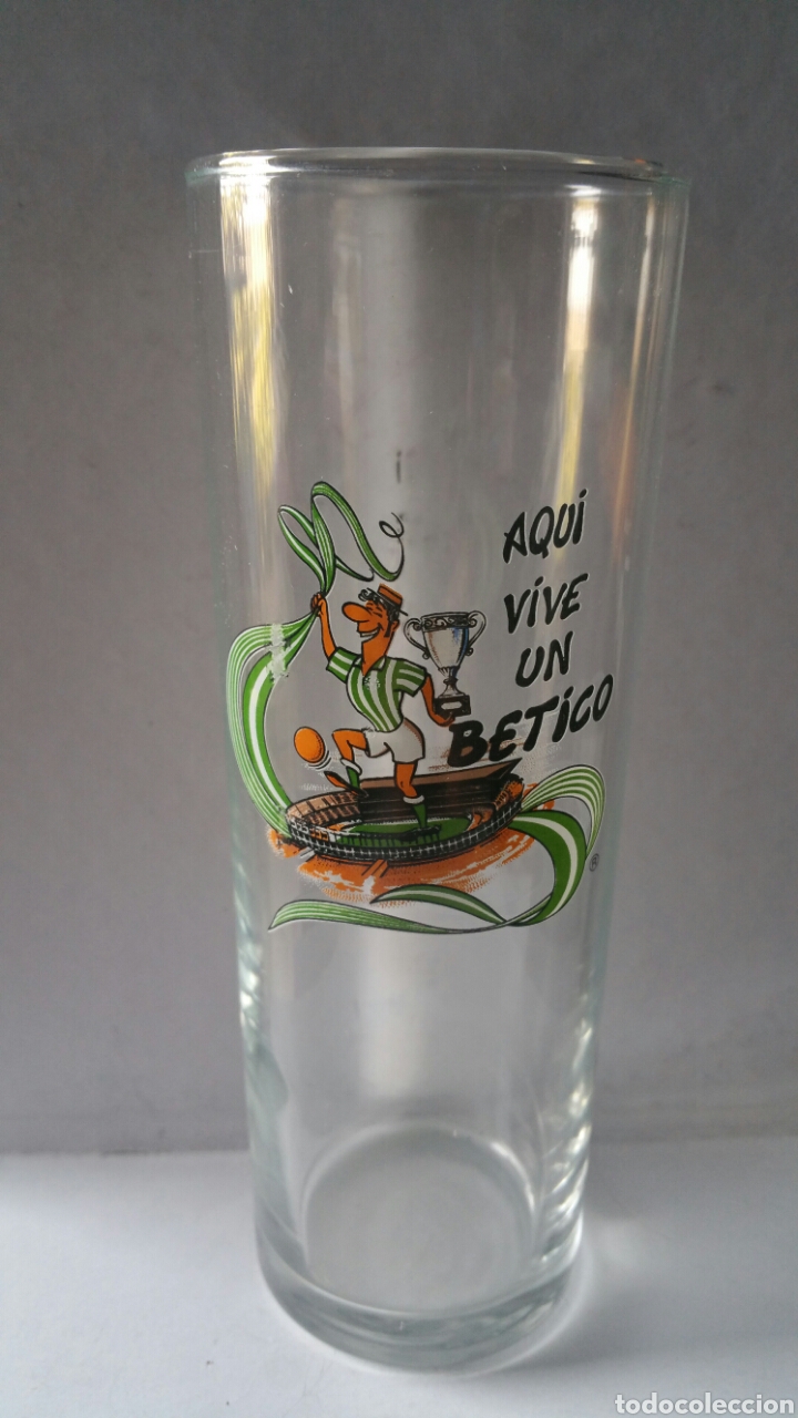 Antig&uuml;edades: Vaso de tubo con la leyenda, AQU&Iacute; VIVE UN B&Eacute;TICO.