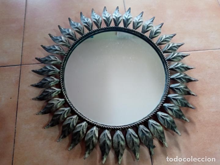 Antig&uuml;edades: Antiguo espejo tipo hojas sol - Foto 1