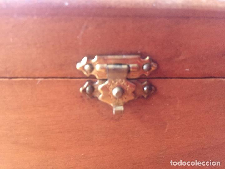 Antig&uuml;edades: Cajita madera con espejo - Foto 6