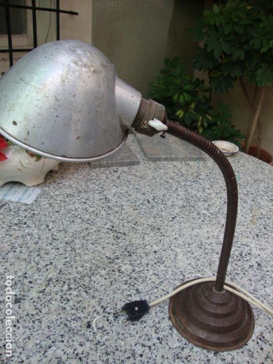 Antig&uuml;edades: flexo marca simon a&ntilde;os 40-50 - Foto 1