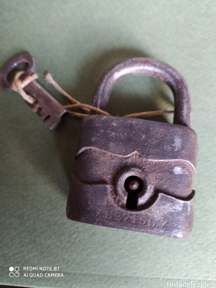 Antig&uuml;edades: Candado con llave - Foto 1