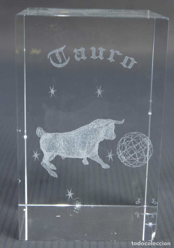 Antig&uuml;edades: Cristal tallado Tauro - Foto 1