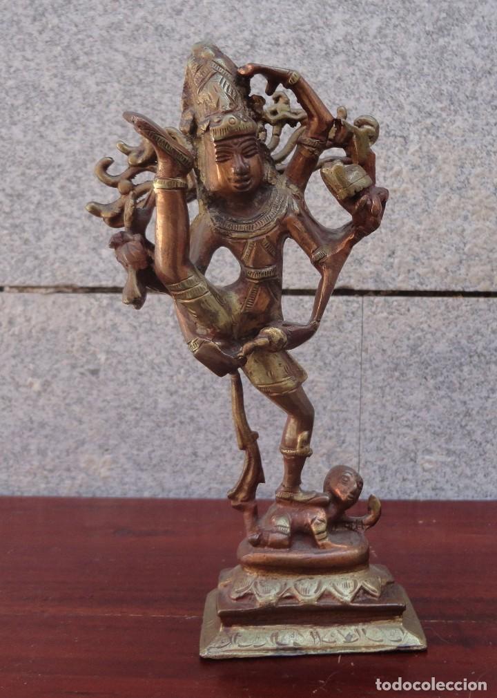 Antig&uuml;edades: Escultura del Dios siva, danzando y pisando al enano representando al olvido, realizado en bronce