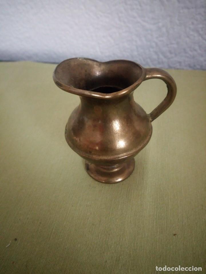 Antig&uuml;edades: Antigua jarra peque&ntilde;a de bronce r&uacute;stico. - Foto 1