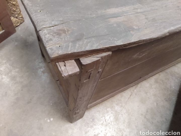 Antig&uuml;edades: Arca o Arc&oacute;n r&uacute;stico en madera de casta&ntilde;o - Foto 5