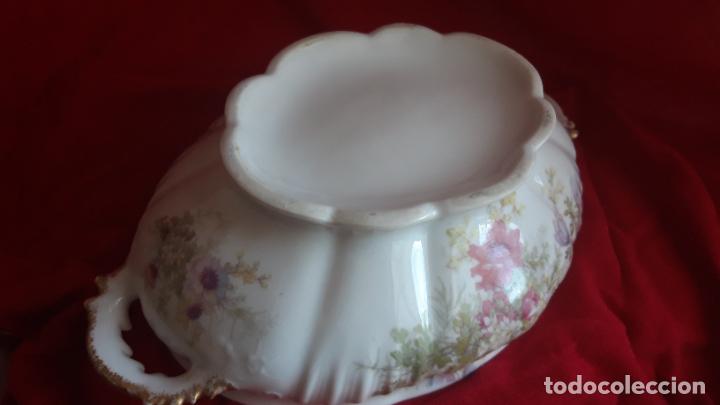 Antig&uuml;edades: Sopera porcelana grande - Foto 2