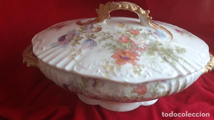Antig&uuml;edades: Sopera porcelana - Foto 3