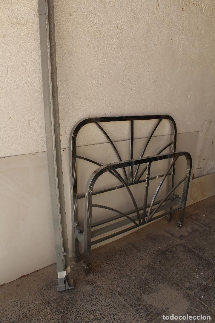 Antig&uuml;edades: cama de metal - Foto 5
