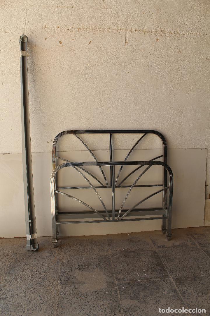 Antig&uuml;edades: cama de metal - Foto 6