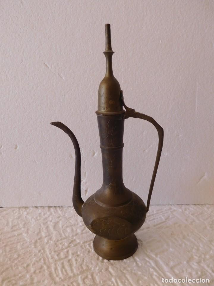 Oggetti Antichi: CAFETERA ORIENTAL DE BRONCE ANTIGUA : MEDIDAS ALTO 30CM