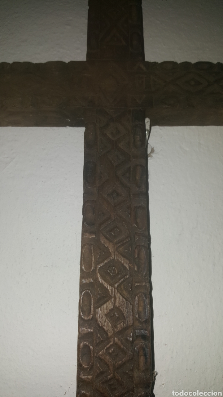 Antig&uuml;edades: CRUZ DE MADERA TALLADA - Foto 3
