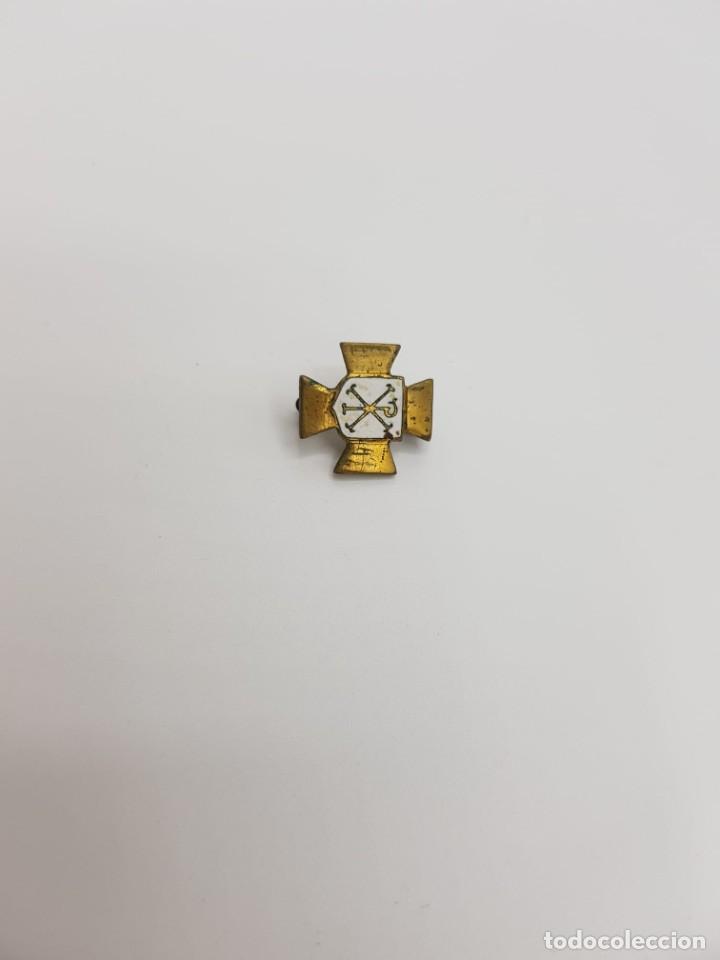 Antig&uuml;edades: Insignia Papal. - Foto 1