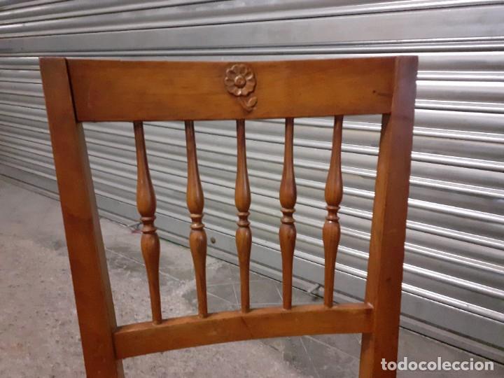 Antig&uuml;edades: Sillas rusticas madera con talla y enea. Pareja - Foto 2