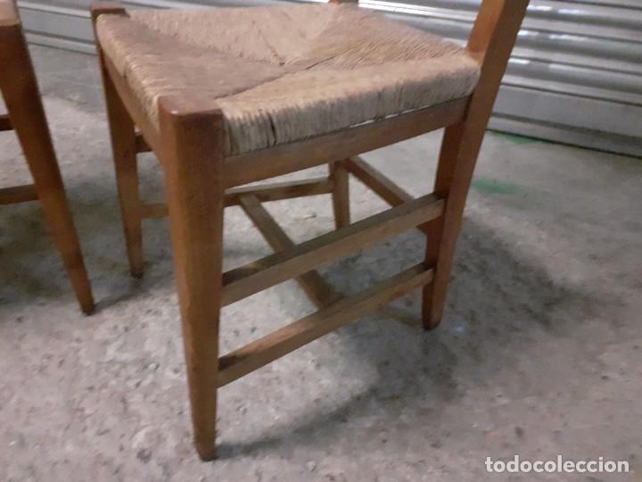 Antig&uuml;edades: Sillas rusticas madera con talla y enea. Pareja - Foto 7