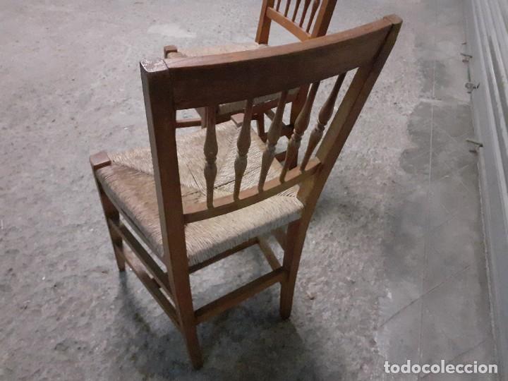 Antig&uuml;edades: Sillas rusticas madera con talla y enea. Pareja - Foto 8