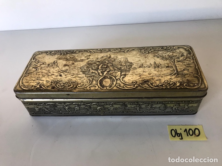 Antig&uuml;edades: Antigua caja repujada de &eacute;poca - Foto 1