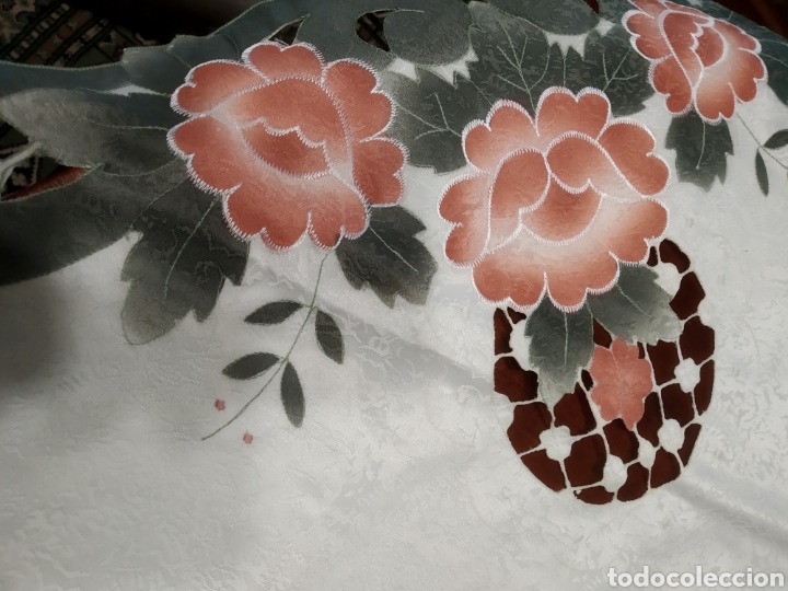 Antig&uuml;edades: Mantel con flores bordadas - Foto 6