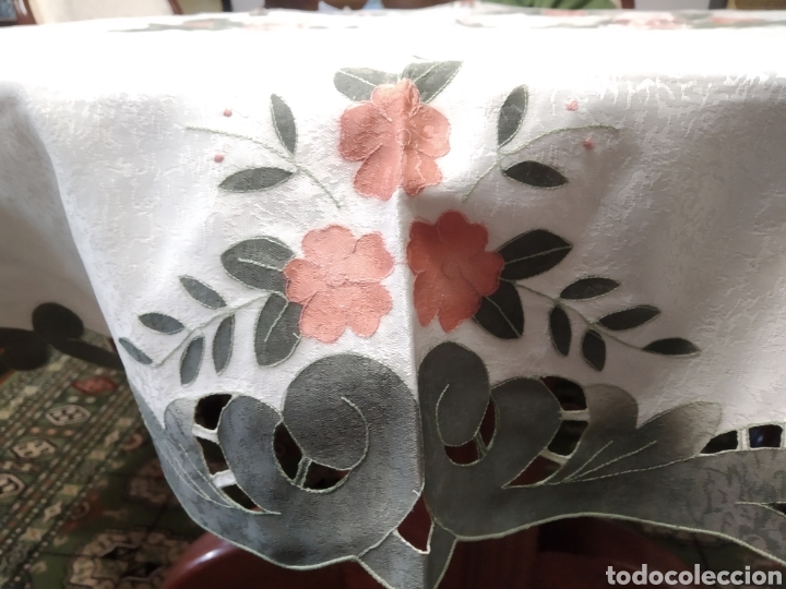 Antig&uuml;edades: Mantel con flores bordadas - Foto 8