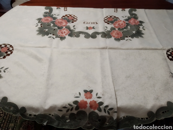 Antig&uuml;edades: Mantel con flores bordadas - Foto 7
