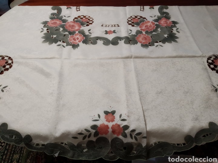Antig&uuml;edades: Mantel con flores bordadas - Foto 9