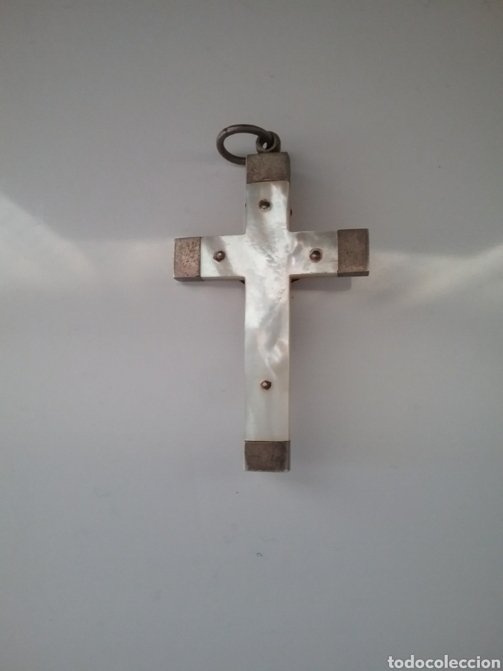 Antig&uuml;edades: Antigua cruz en plata y nacar. - Foto 2