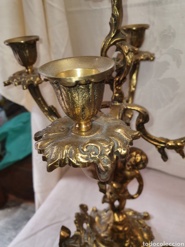 Antig&uuml;edades: Pareja de candelabros de bronce - Foto 5