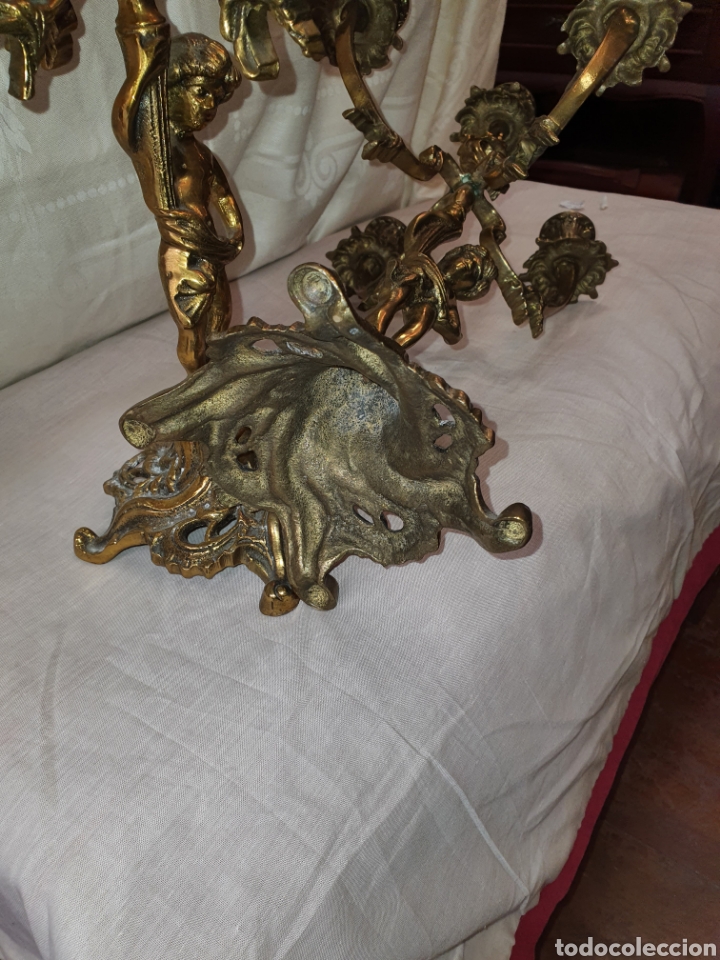 Antig&uuml;edades: Pareja de candelabros de bronce - Foto 6