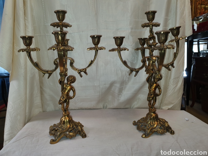 Antig&uuml;edades: Pareja de candelabros de bronce - Foto 1