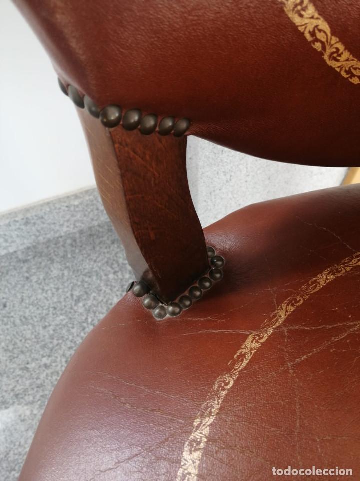 Antig&uuml;edades: Sillas de polipiel y madera - Foto 6