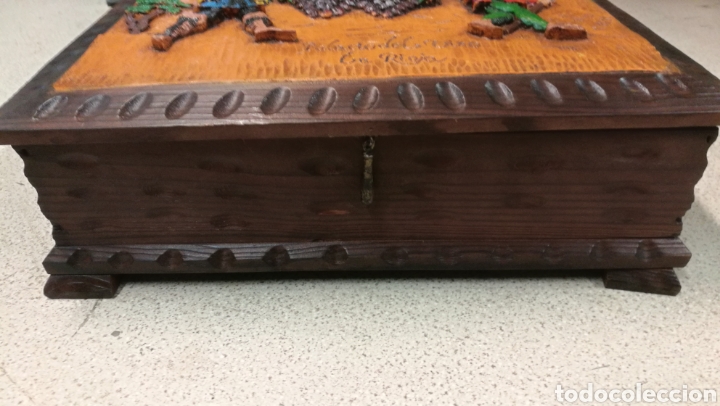 Antig&uuml;edades: PRECIOSA CAJA DE MADERA CON RELIEVE - Foto 4
