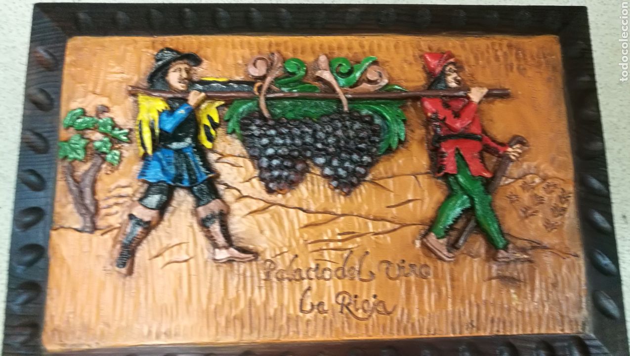 Antig&uuml;edades: PRECIOSA CAJA DE MADERA CON RELIEVE - Foto 1
