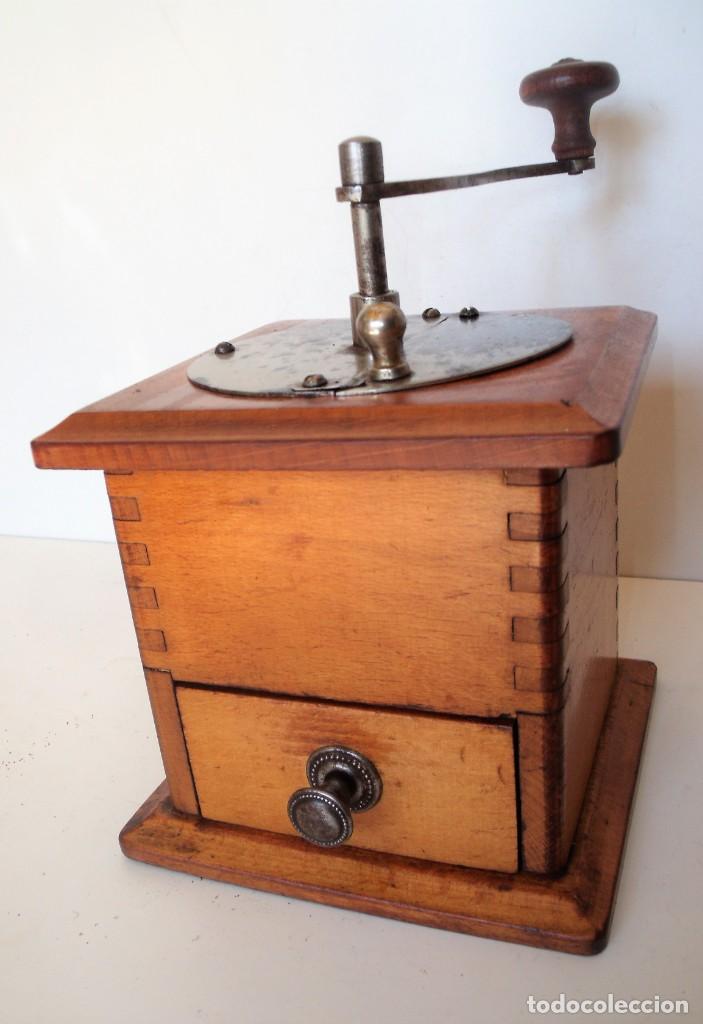 Antig&uuml;edades: MOLINILLO DE CAF&Eacute; ARTESANAL MARCA L.G.O. AUSTRIA. CA. 1850/1900