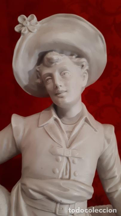 Antig&uuml;edades: PAREJA DE JARRONES DE BISCUIT. - Foto 7