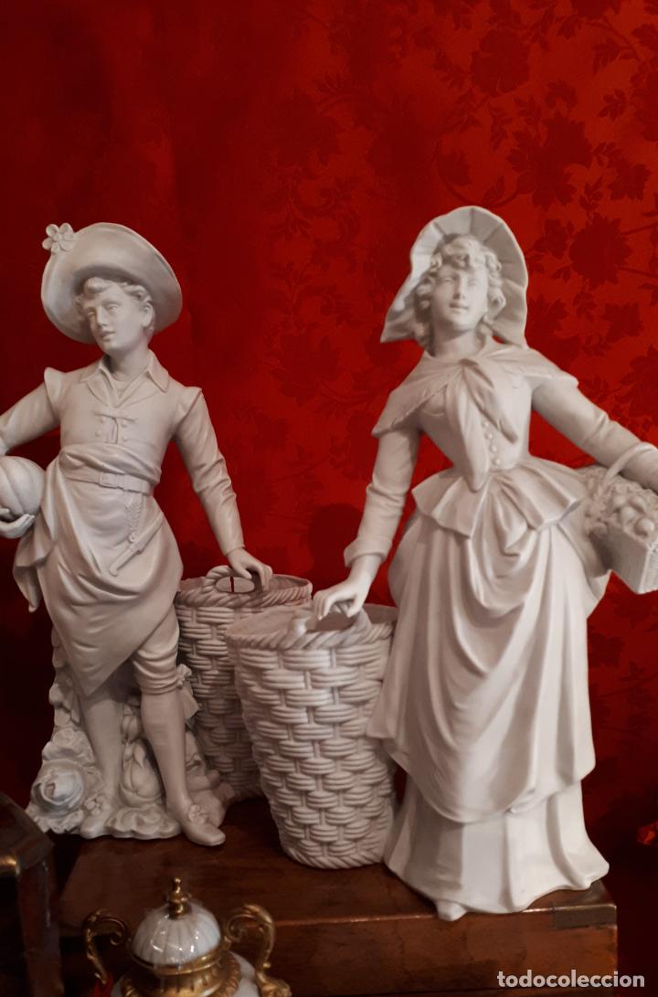 Antig&uuml;edades: PAREJA DE JARRONES DE BISCUIT. - Foto 12