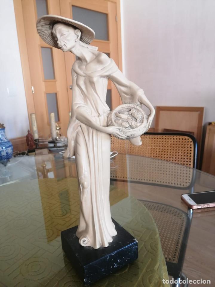 Antig&uuml;edades: Figura de marfil - Foto 1