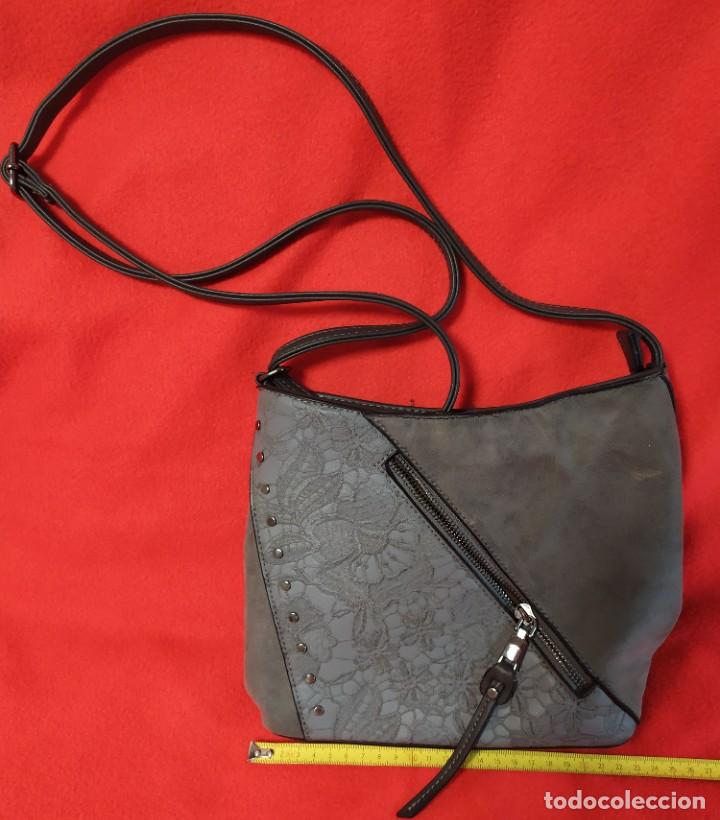 Antig&uuml;edades: BOLSO GRISACEO TOQUE MODERNO - Foto 1