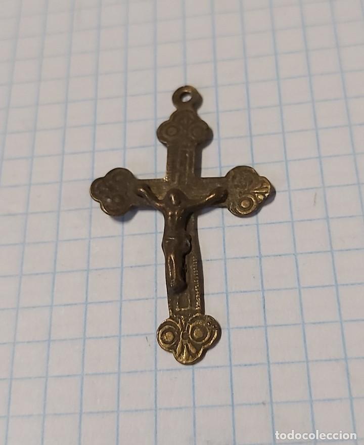 Antig&uuml;edades: Crucifijo antiguo, 3,5 cm - Foto 1