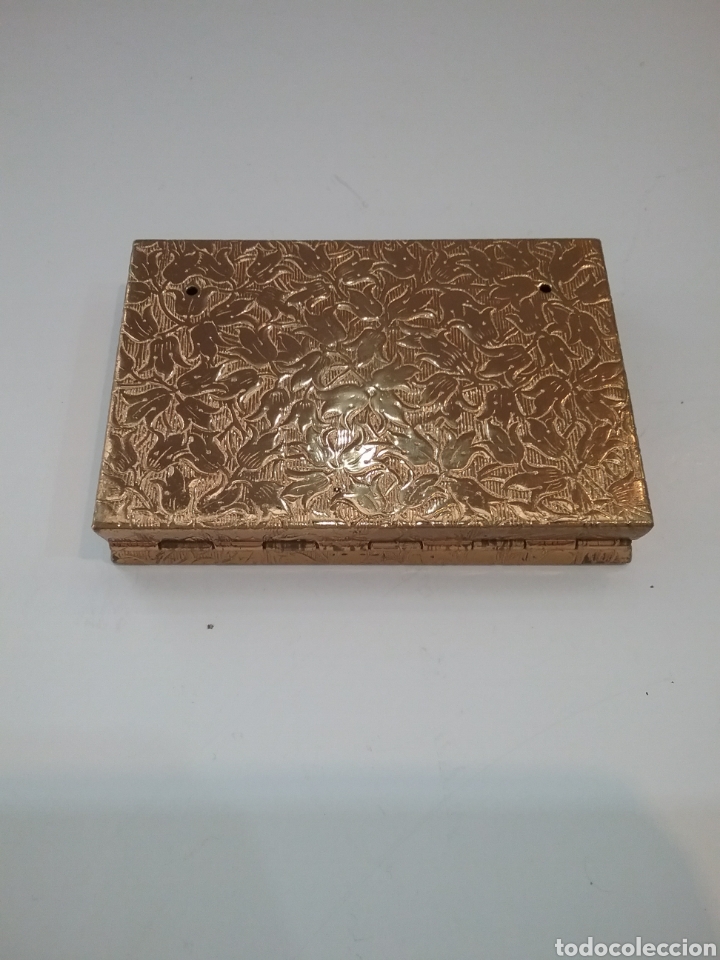 Antig&uuml;edades: Polvera en metal dorado con espejo interior. - Foto 4