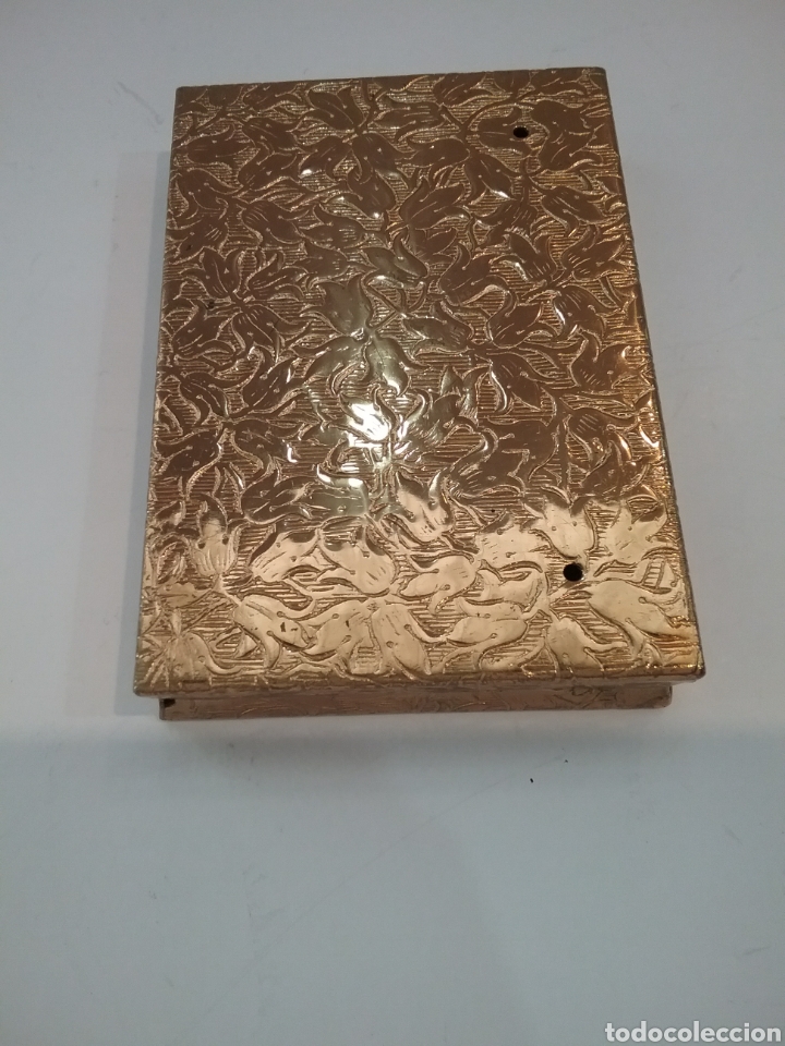 Antig&uuml;edades: Polvera en metal dorado con espejo interior. - Foto 1