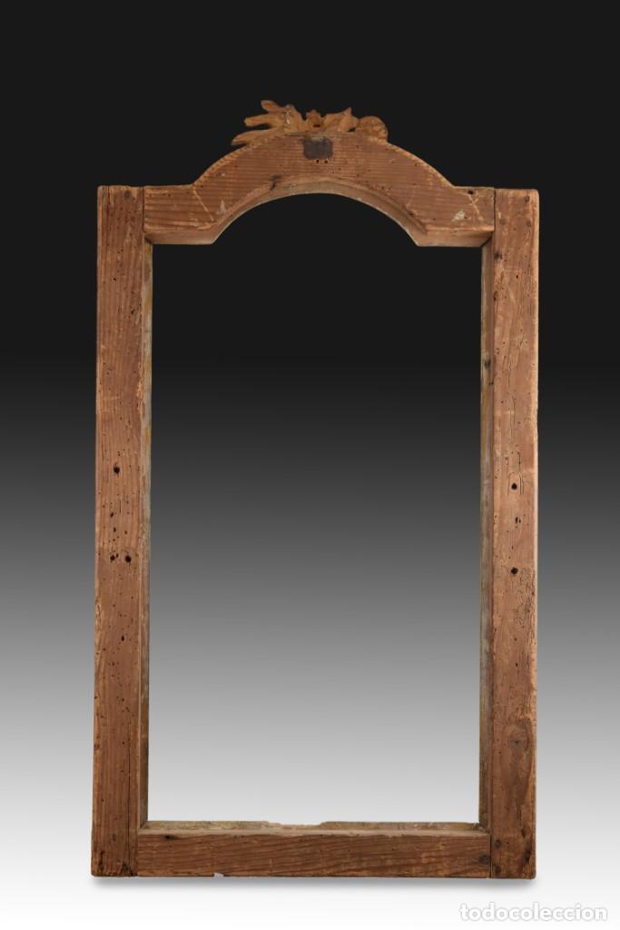 marco dorado en madera y calado mediados siglox - Compra venta en  todocoleccion