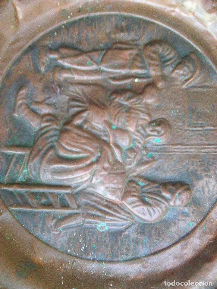 Antig&uuml;edades: Antiguo plato de cobre repujado - Foto 2