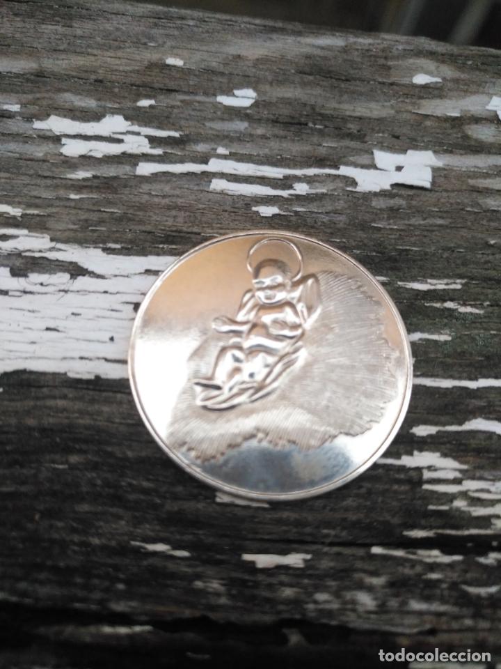 Antig&uuml;edades: medalla ni&ntilde;o jesus navida - Foto 1