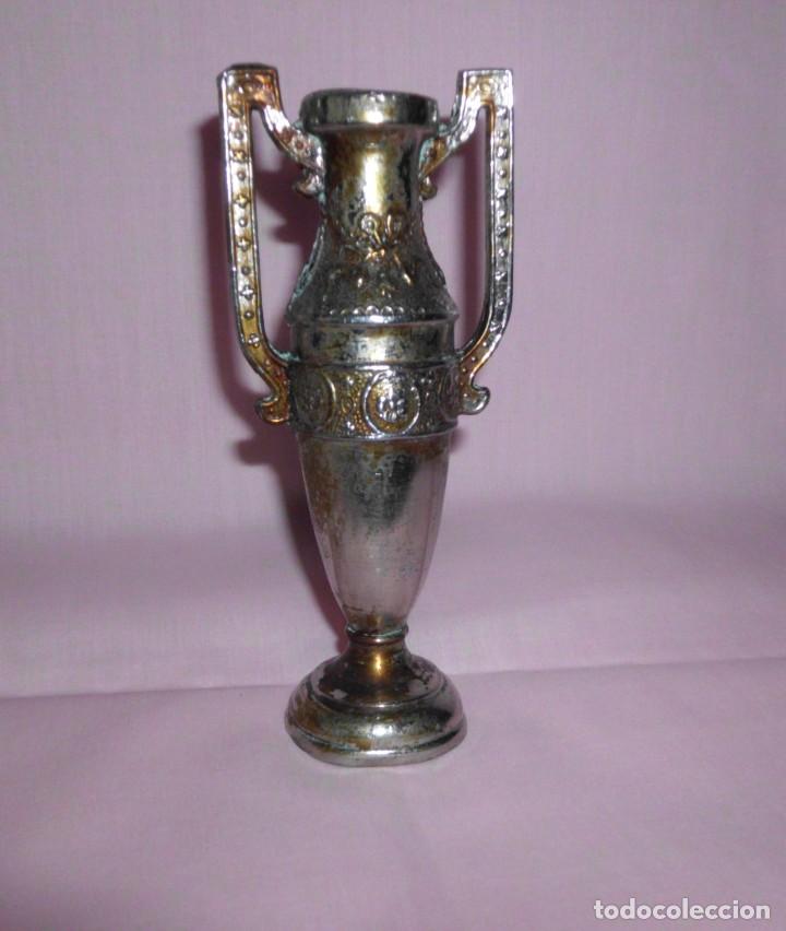 Antig&uuml;edades: Antiguo violetero de Peltre - Foto 3