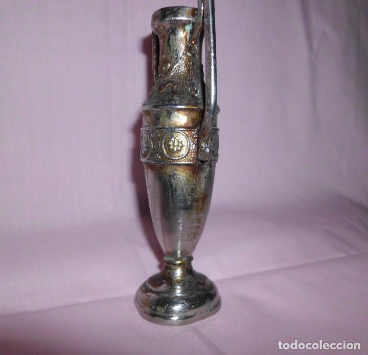 Antig&uuml;edades: Antiguo violetero de Peltre - Foto 4