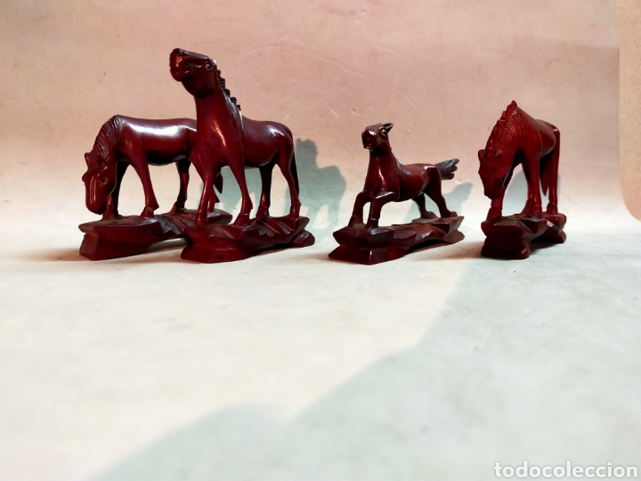 Antig&uuml;edades: FIGURAS DE CABALLO EN MADERA. 4 PIEZAS - Foto 1