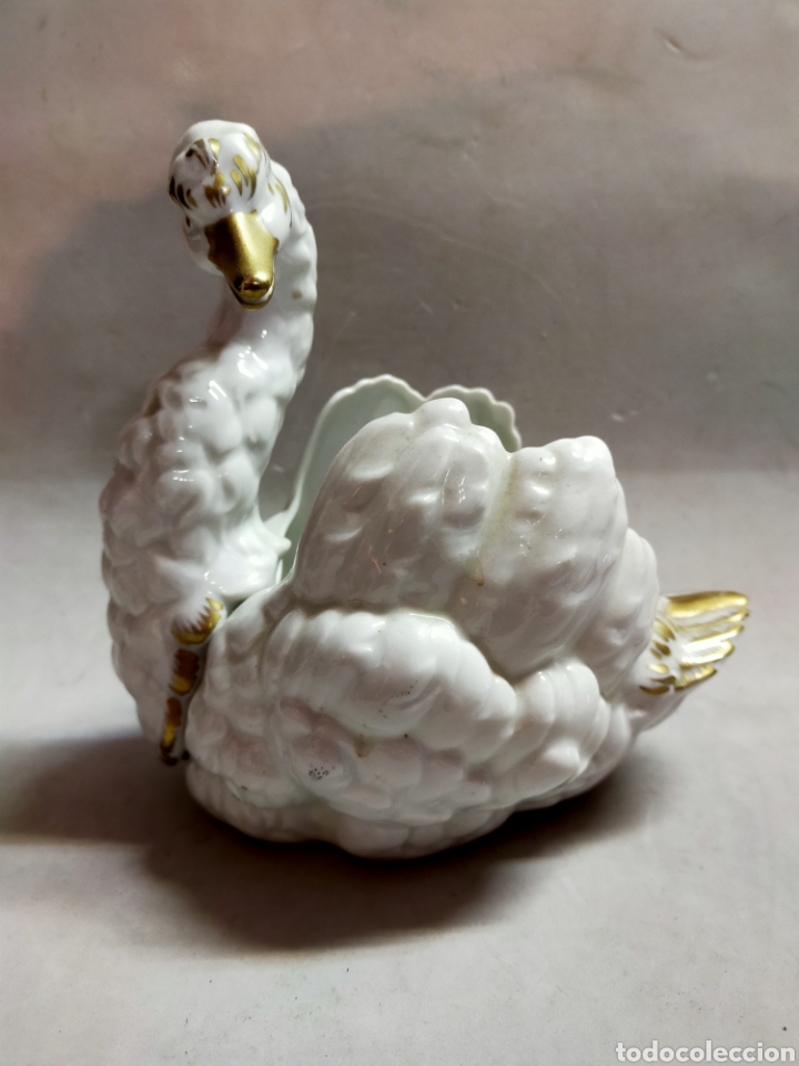 Antig&uuml;edades: CISNE EN PORCELANA HISPANIA - Foto 1